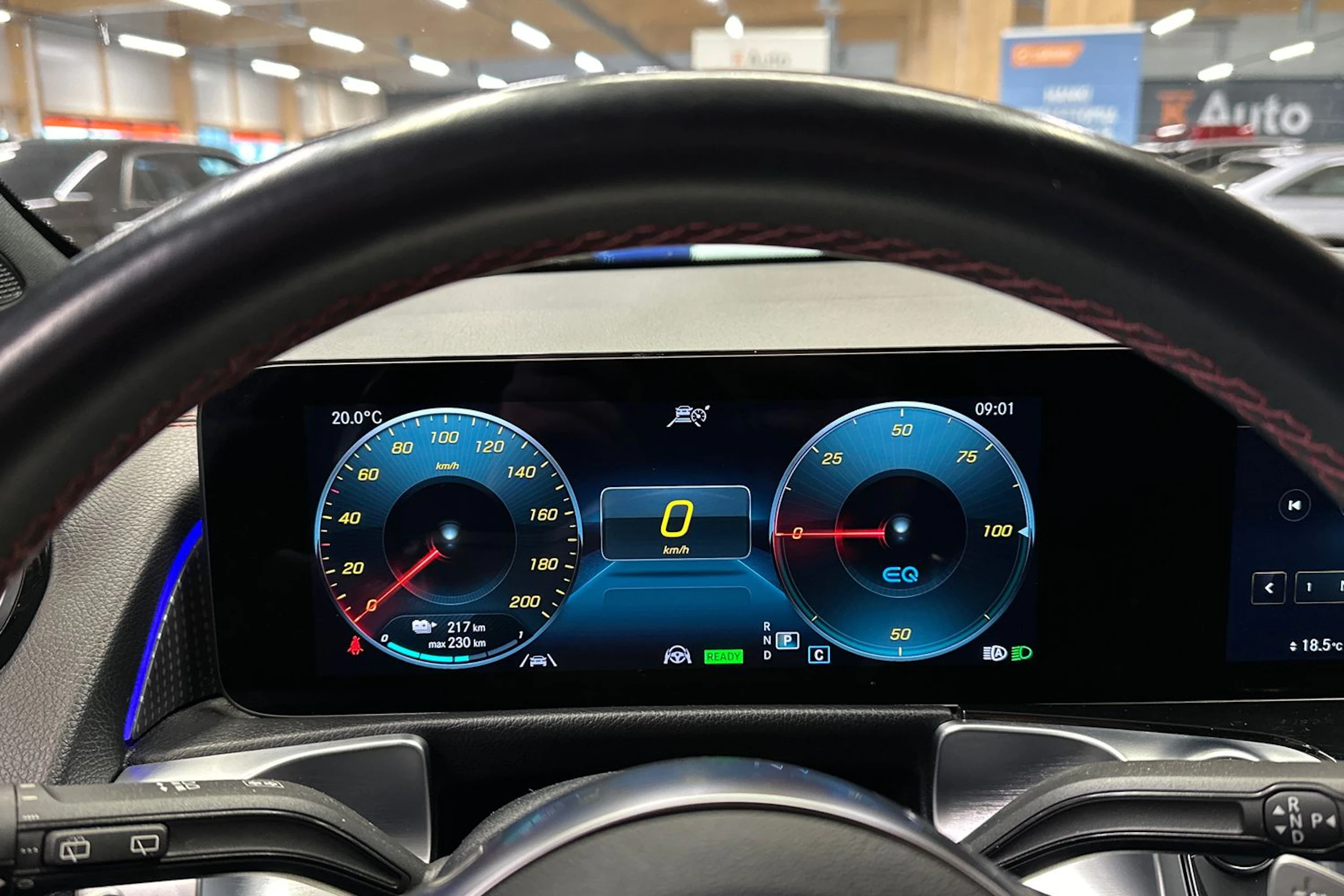 harmaa Mercedes-Benz EQB 2023 kuva 26.