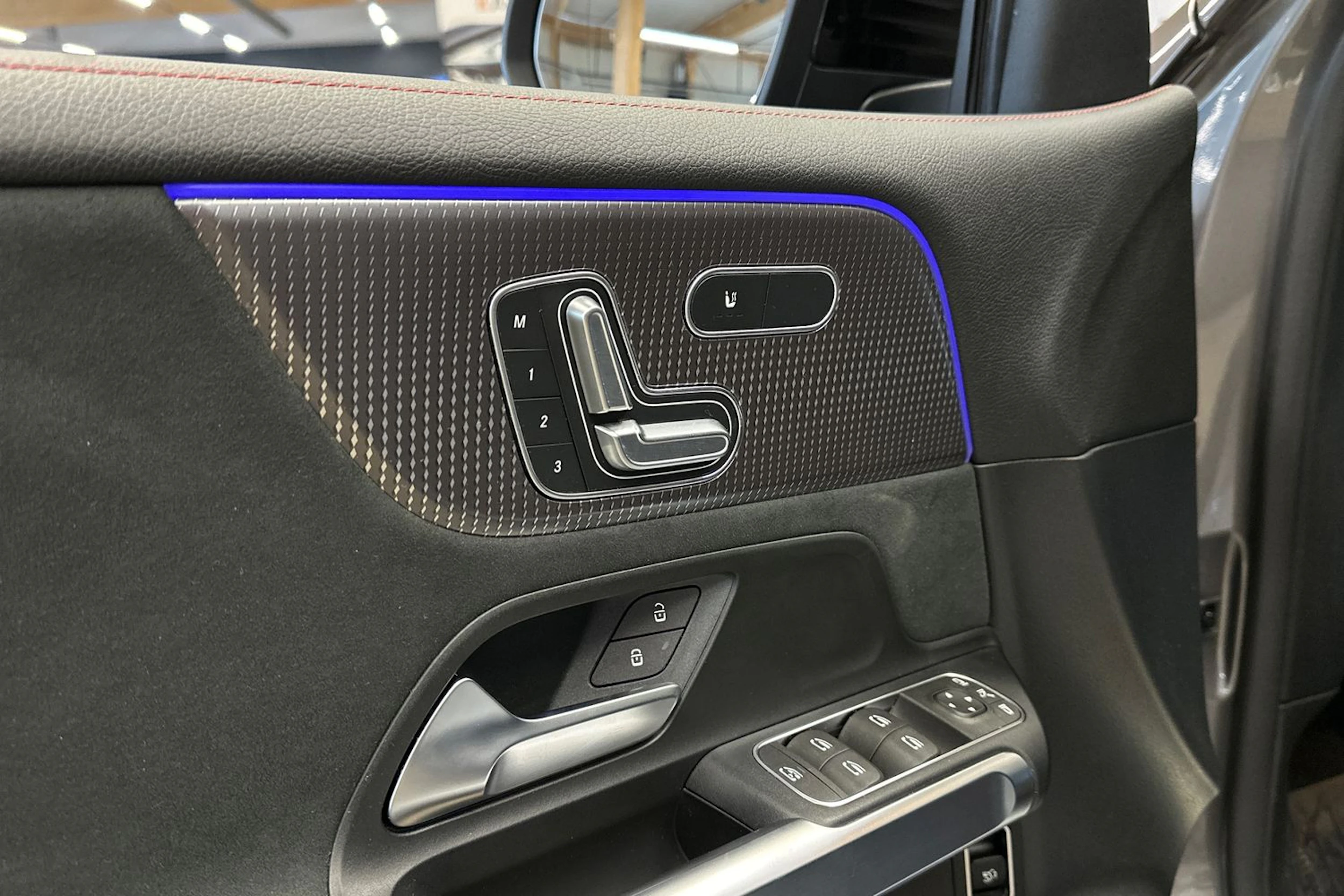 harmaa Mercedes-Benz EQB 2023 kuva 31.