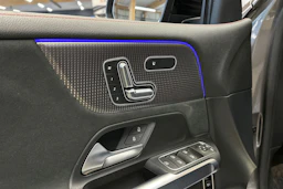 harmaa Mercedes-Benz EQB 2023 kuva 31.