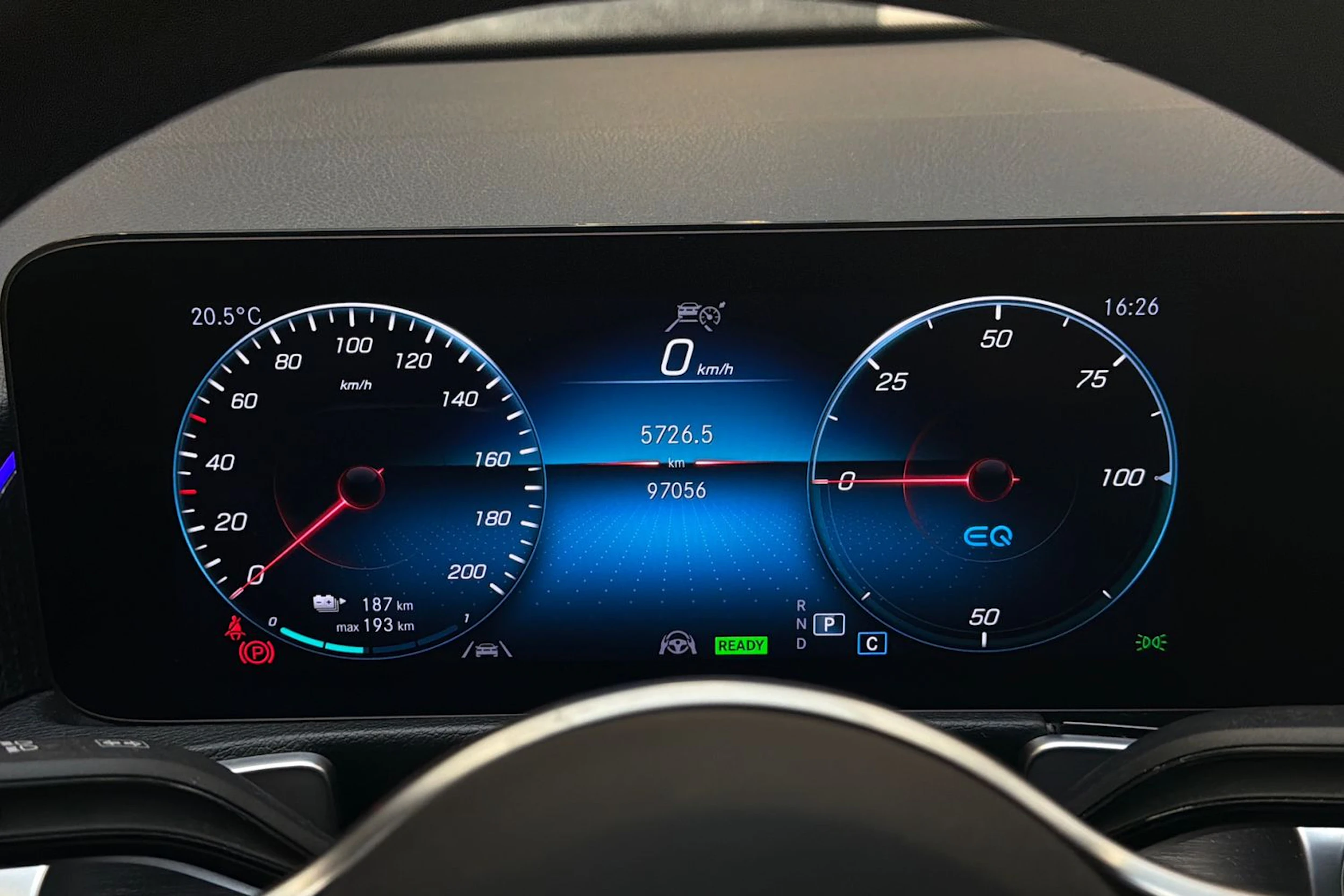 musta Mercedes-Benz EQB 2022 kuva 12.