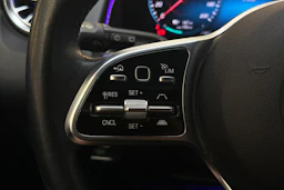 musta Mercedes-Benz EQB 2022 kuva 13.
