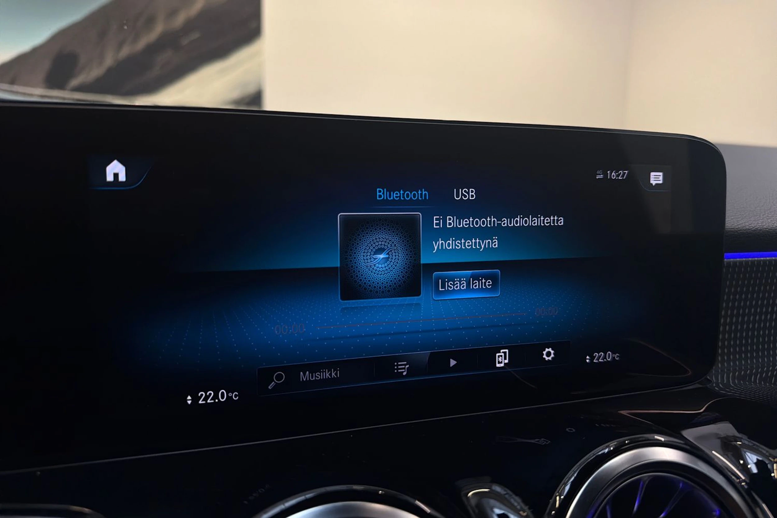 musta Mercedes-Benz EQB 2022 kuva 17.