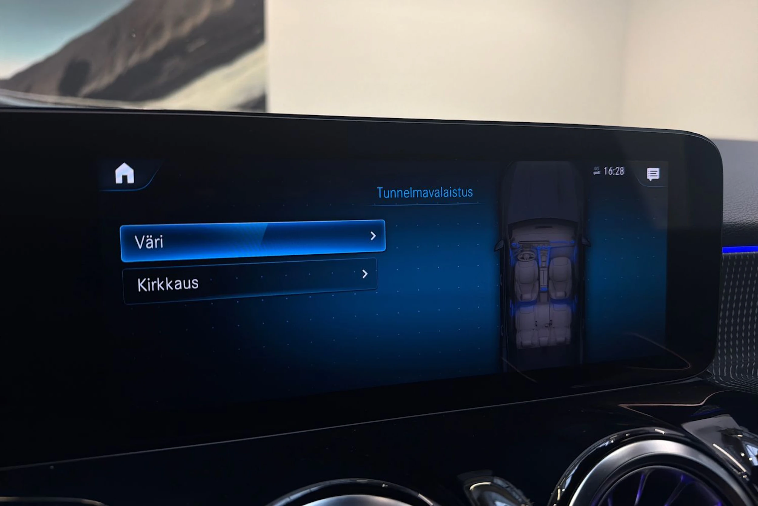 musta Mercedes-Benz EQB 2022 kuva 18.
