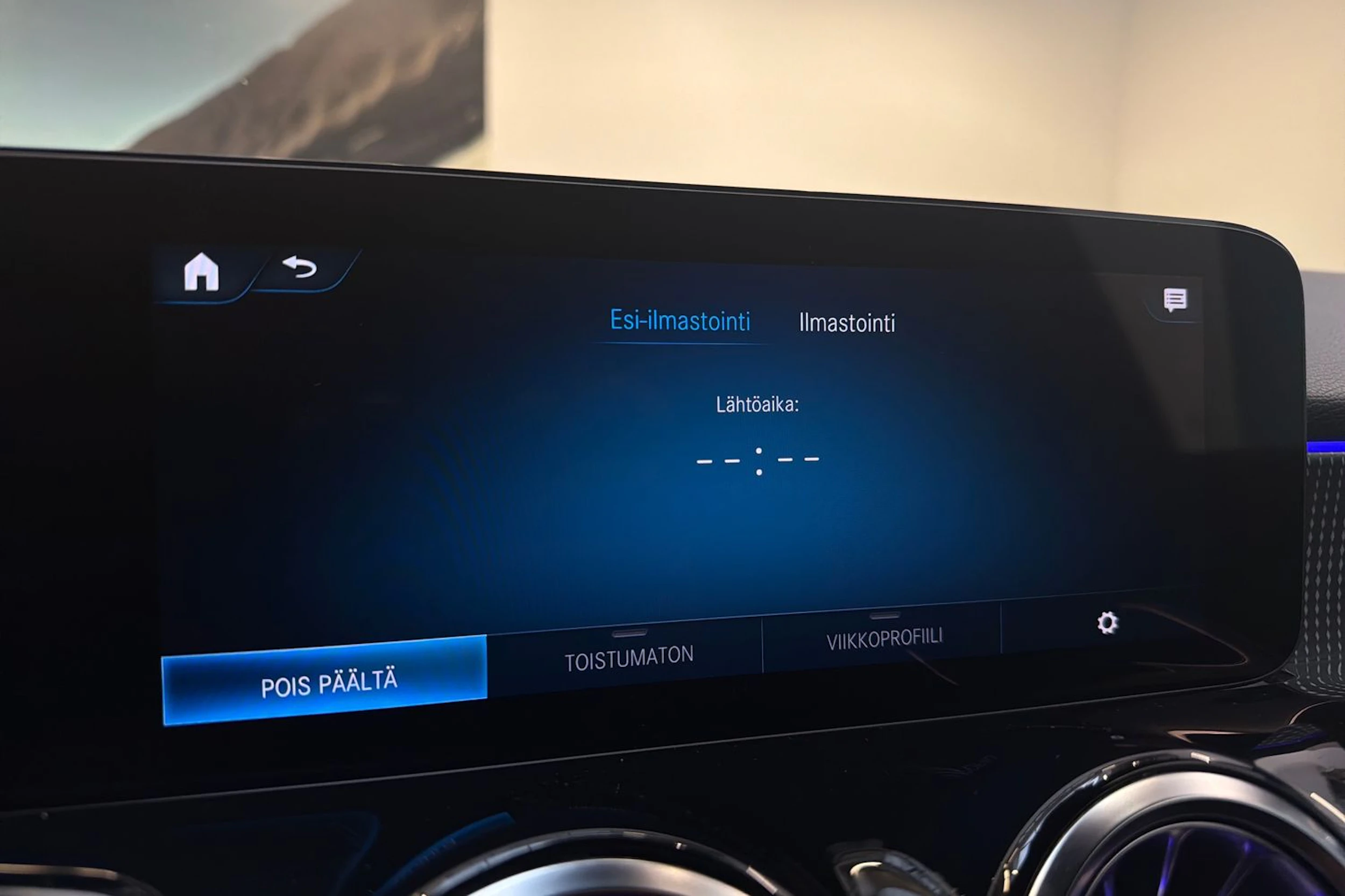 musta Mercedes-Benz EQB 2022 kuva 26.