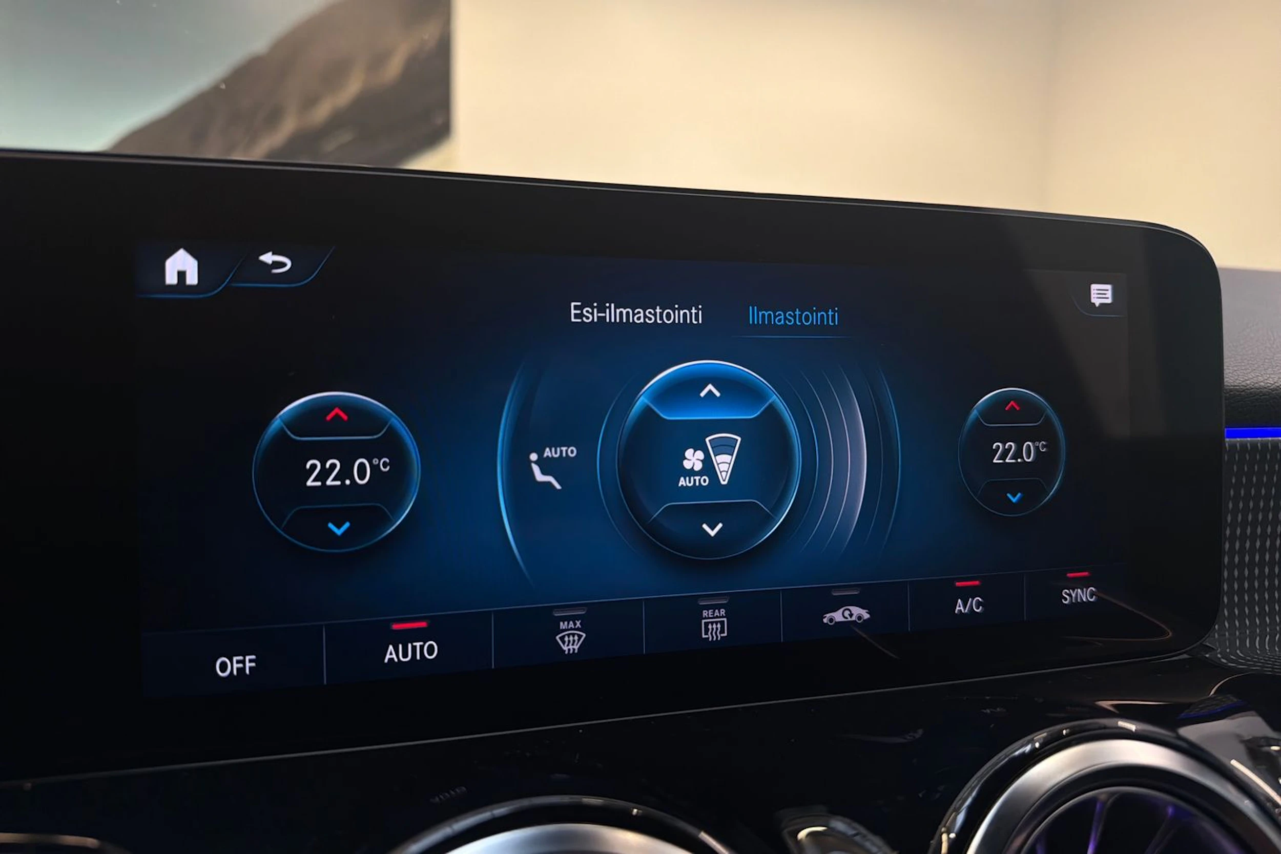 musta Mercedes-Benz EQB 2022 kuva 27.