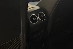 musta Mercedes-Benz EQB 2022 kuva 31.