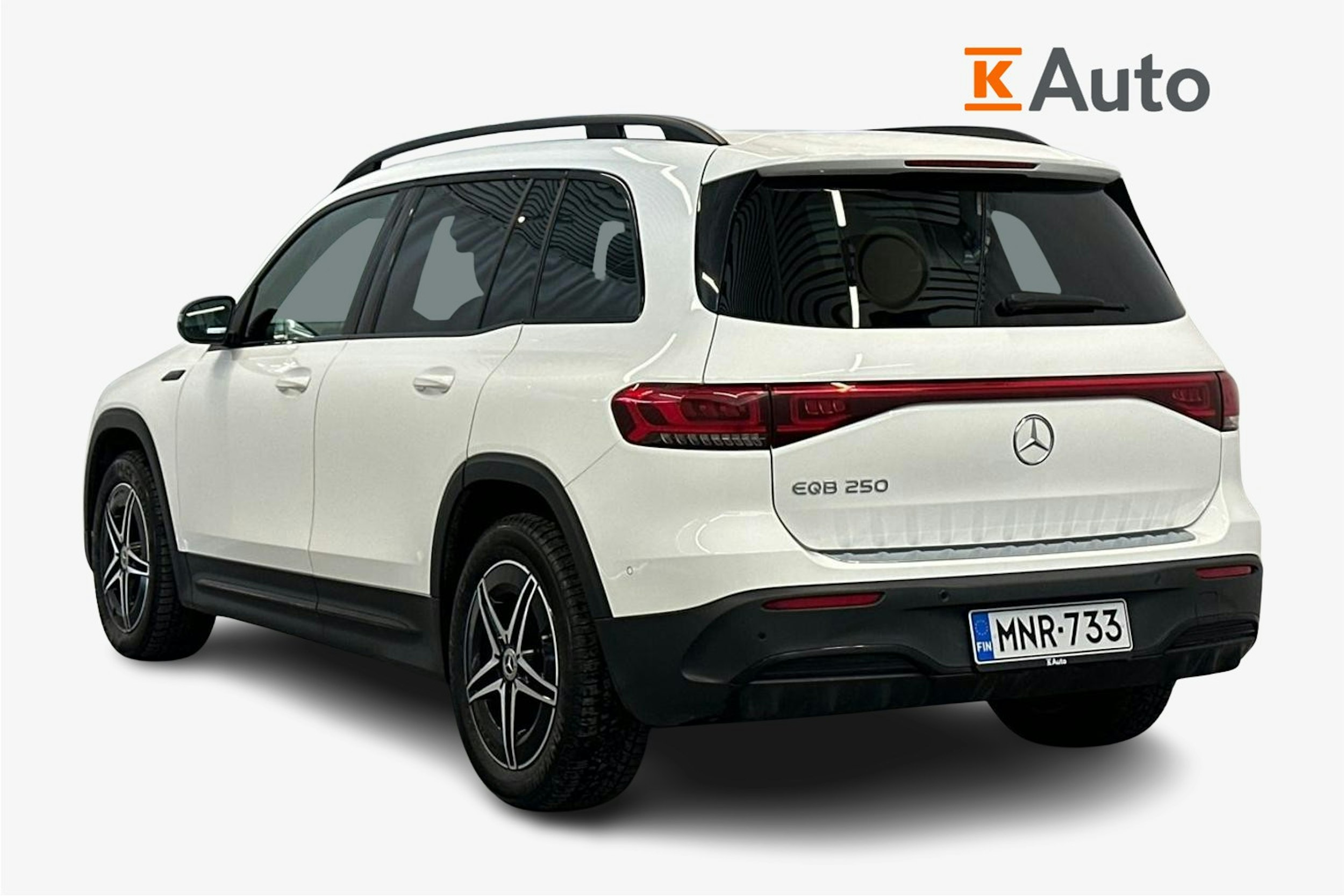 valkoinen Mercedes-Benz EQB 2022 kuva 2.