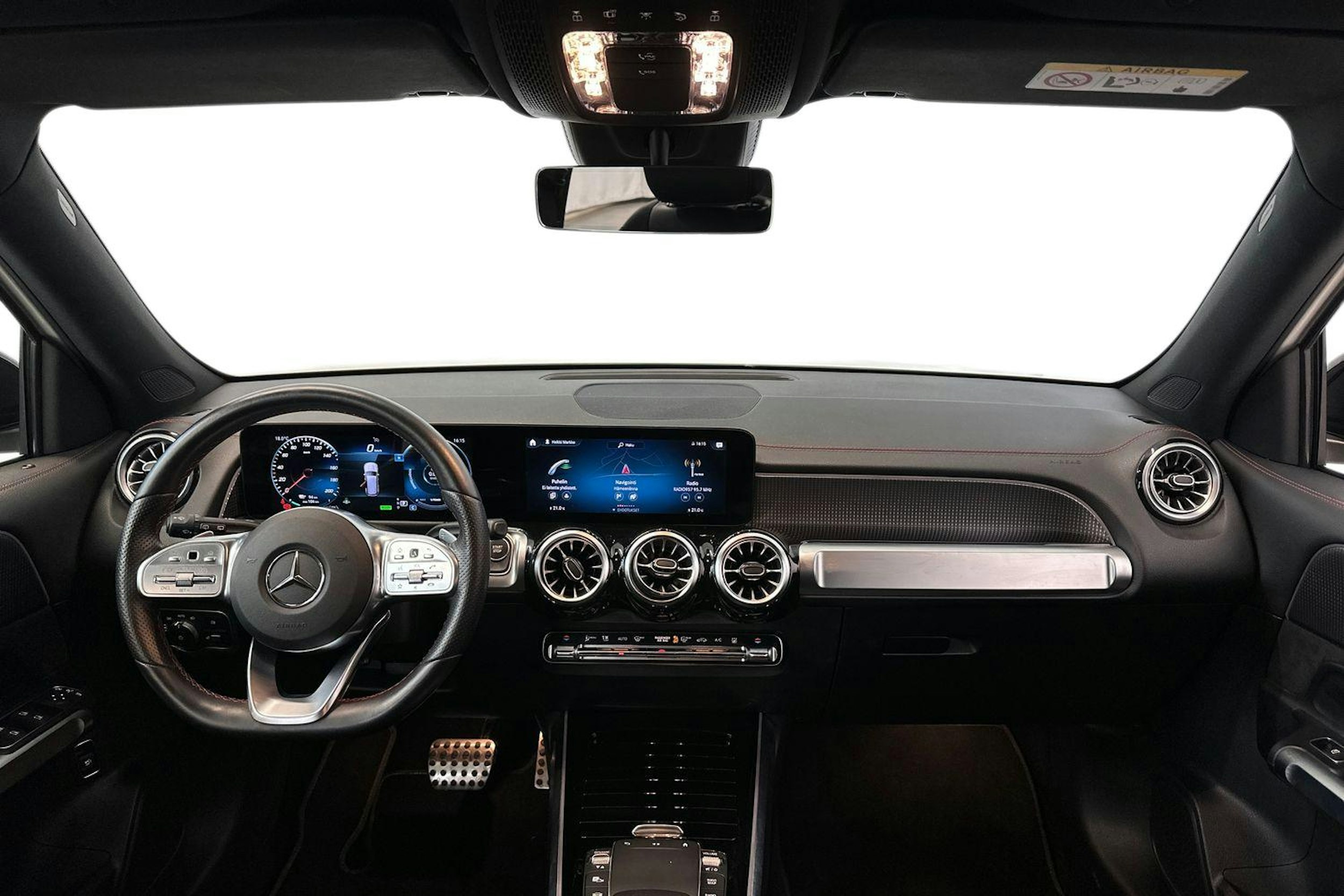 valkoinen Mercedes-Benz EQB 2022 kuva 9.