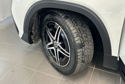 valkoinen Mercedes-Benz EQB 2022 kuva 13.