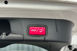 valkoinen Mercedes-Benz EQB 2022 kuva 15.