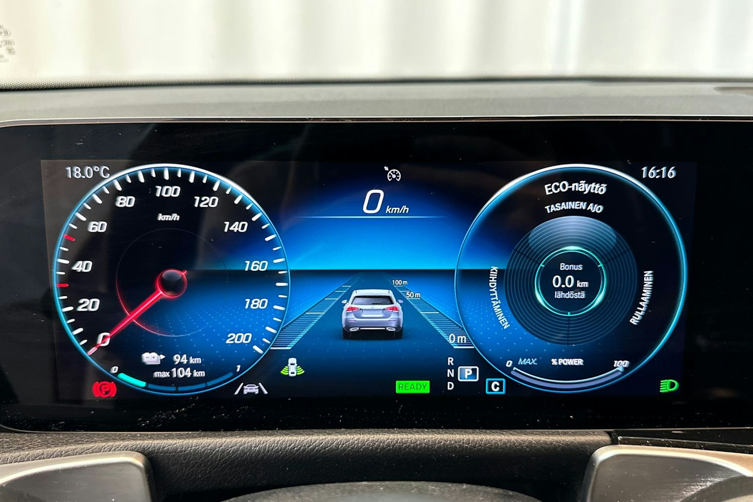 valkoinen Mercedes-Benz EQB 2022 kuva 20.