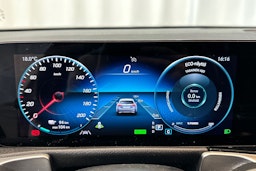 valkoinen Mercedes-Benz EQB 2022 kuva 20.