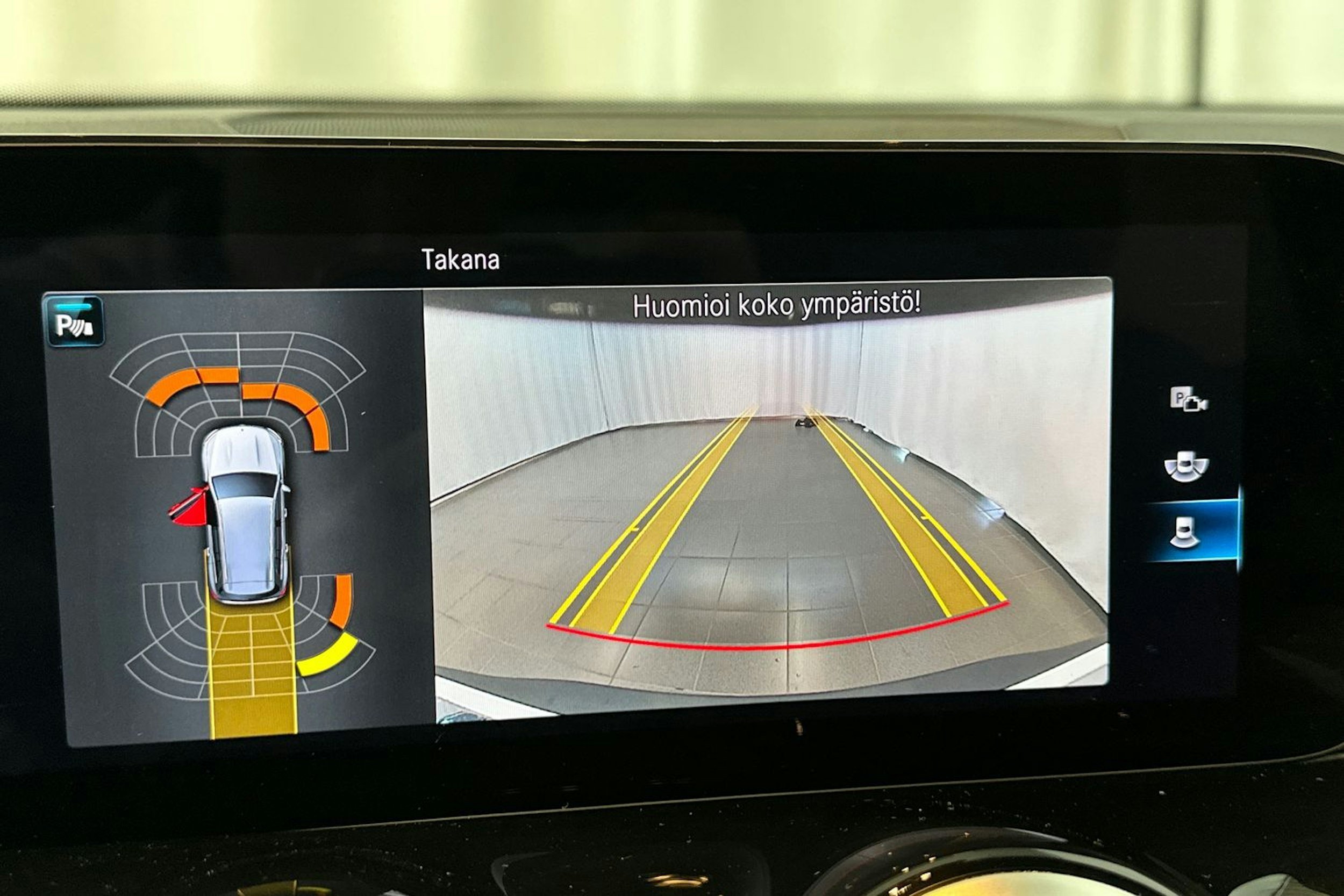 valkoinen Mercedes-Benz EQB 2022 kuva 26.