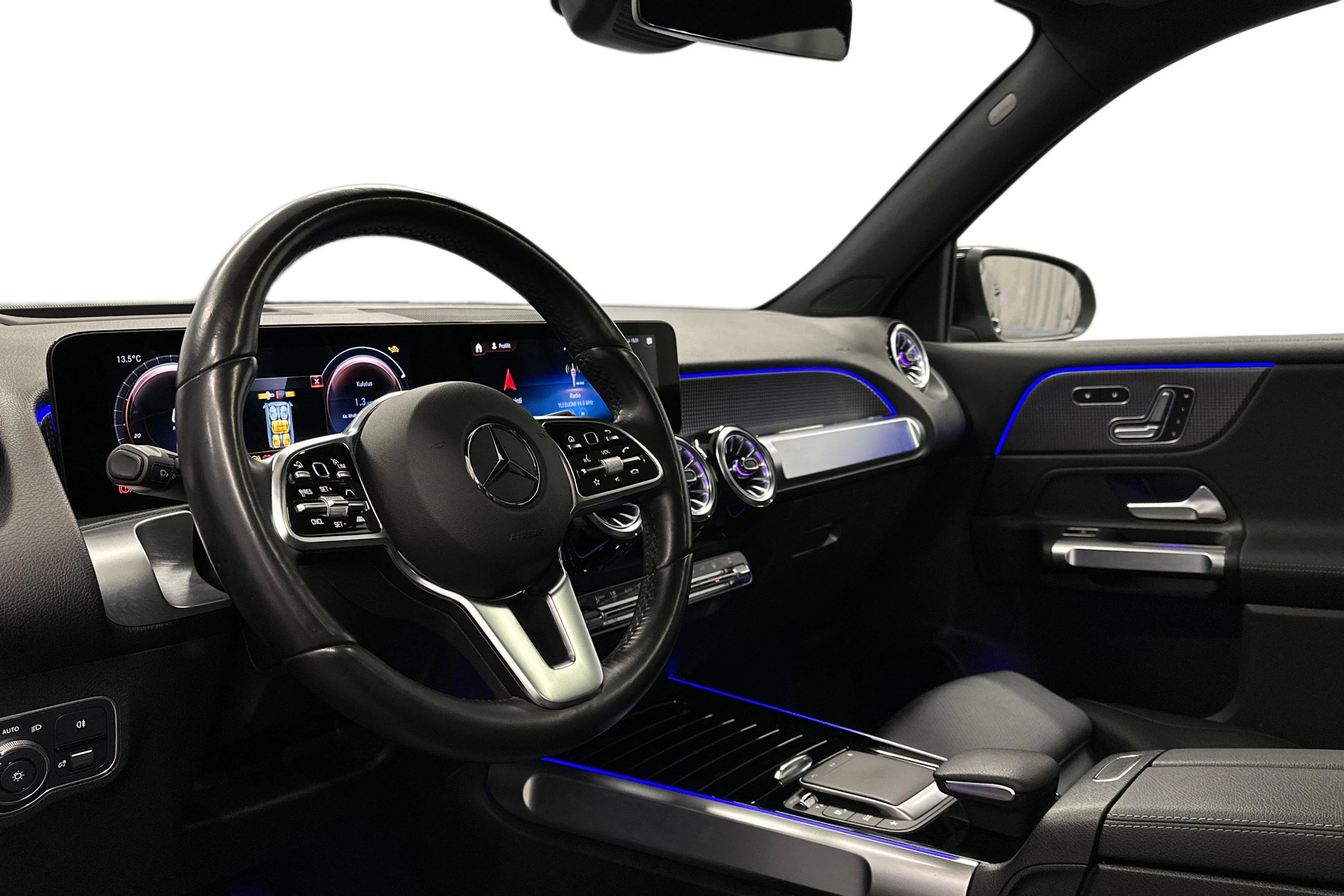musta Mercedes-Benz EQB 2022 kuva 8.
