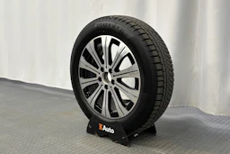 musta Mercedes-Benz EQB 2022 kuva 13.