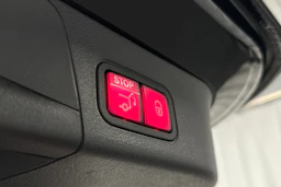 musta Mercedes-Benz EQB 2022 kuva 17.