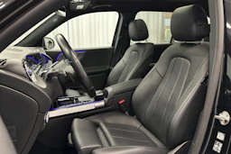 musta Mercedes-Benz EQB 2022 kuva 19.