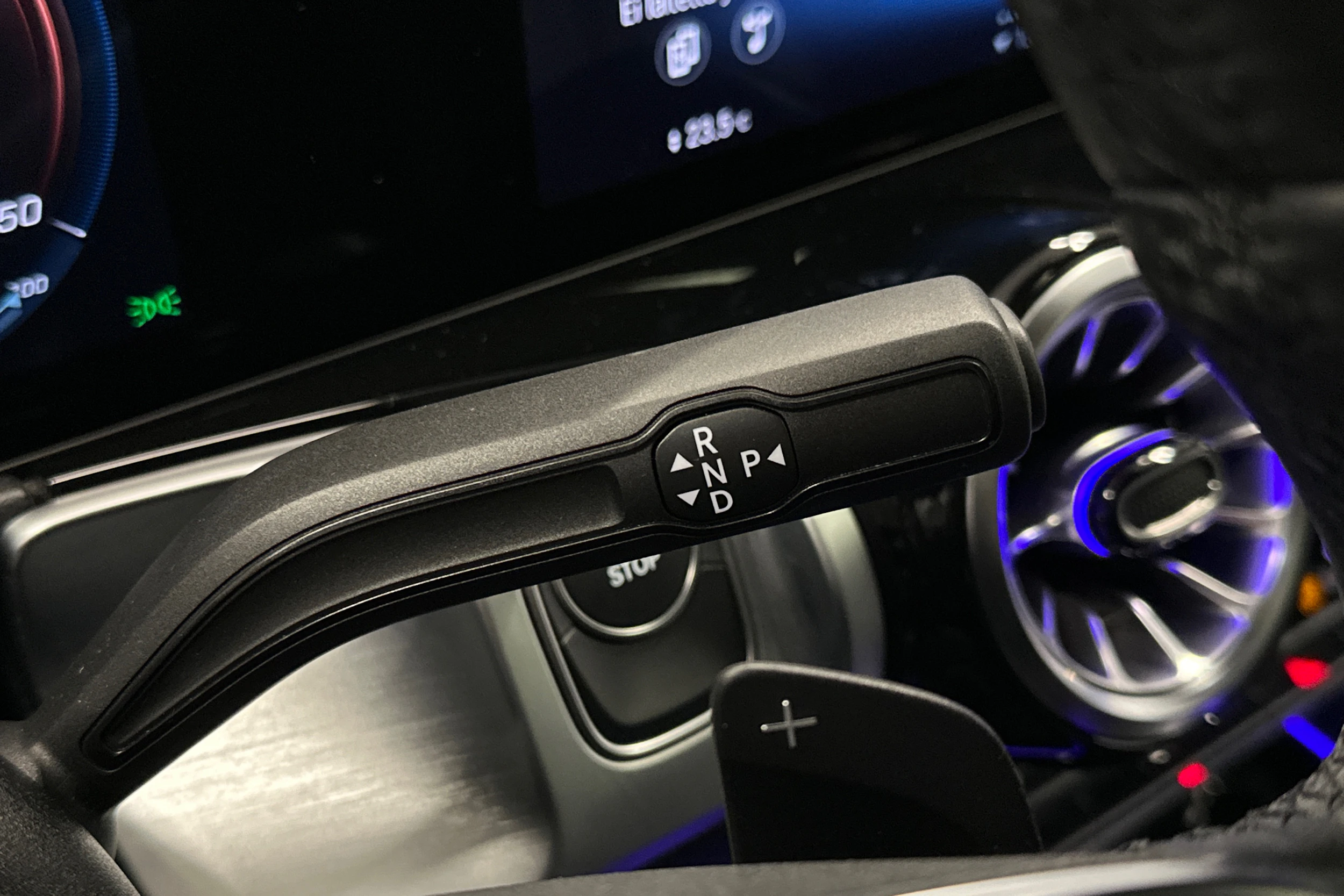 musta Mercedes-Benz EQB 2022 kuva 25.