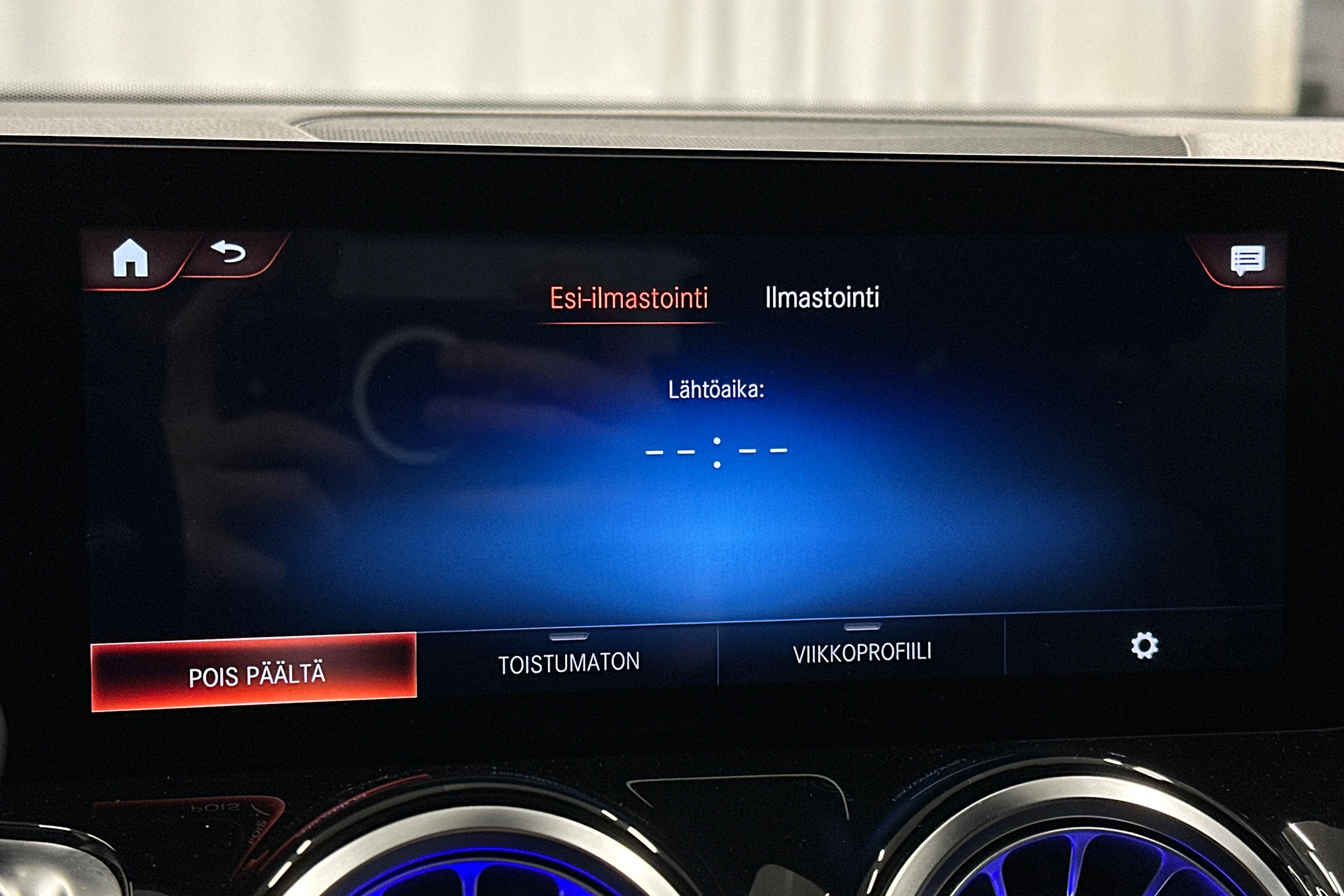 musta Mercedes-Benz EQB 2022 kuva 34.