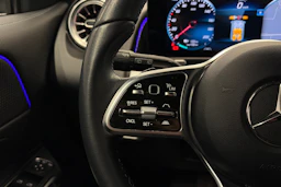 musta Mercedes-Benz EQB 2023 kuva 20.
