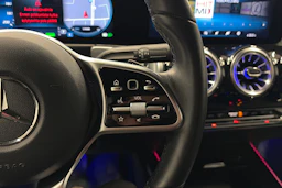 musta Mercedes-Benz EQB 2023 kuva 21.