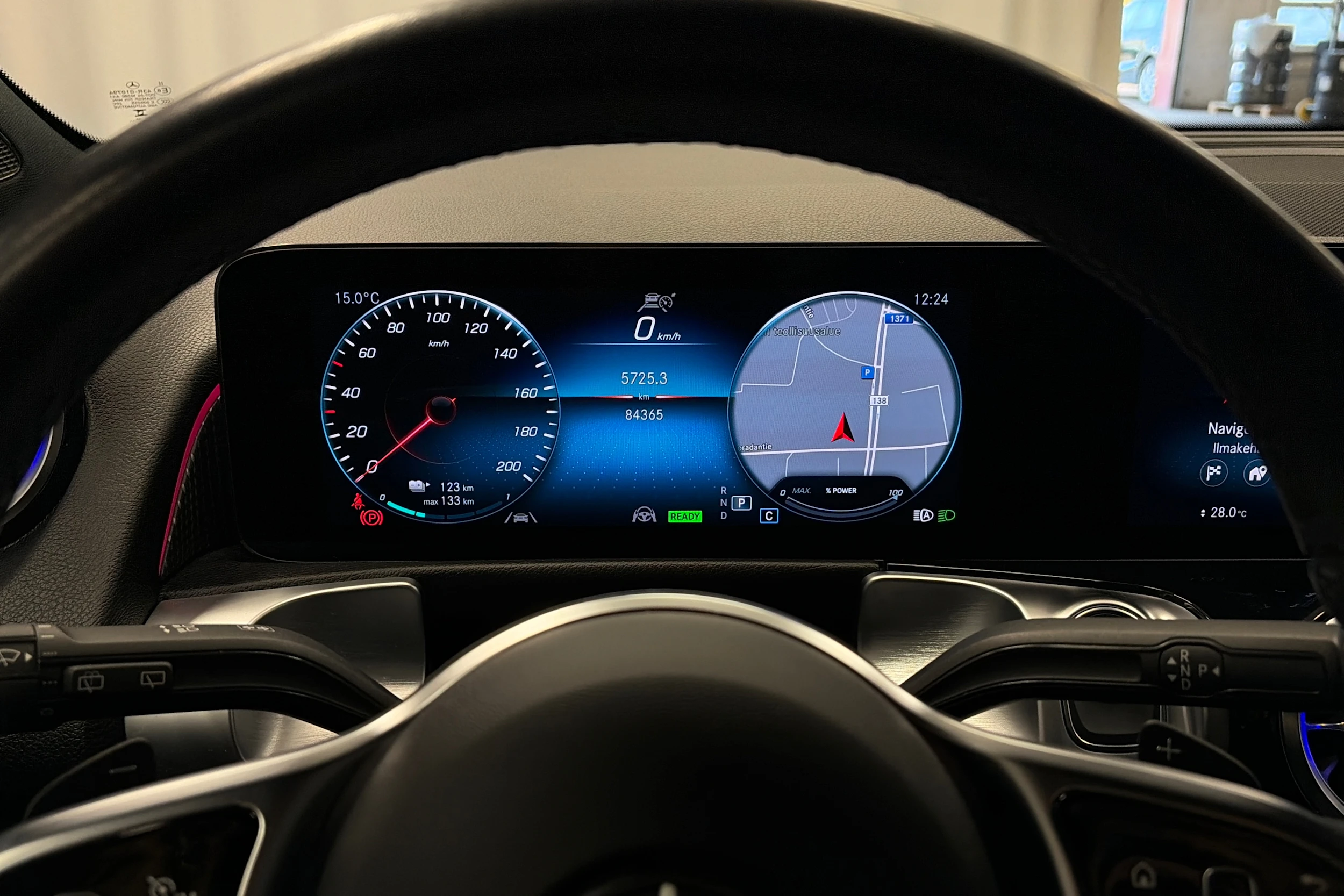 musta Mercedes-Benz EQB 2023 kuva 22.