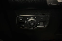 musta Mercedes-Benz EQB 2023 kuva 23.