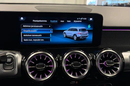 musta Mercedes-Benz EQB 2023 kuva 25.