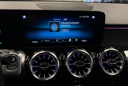 musta Mercedes-Benz EQB 2023 kuva 28.