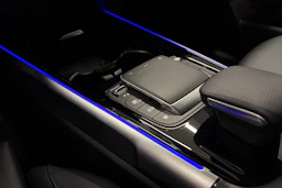 musta Mercedes-Benz EQB 2023 kuva 37.