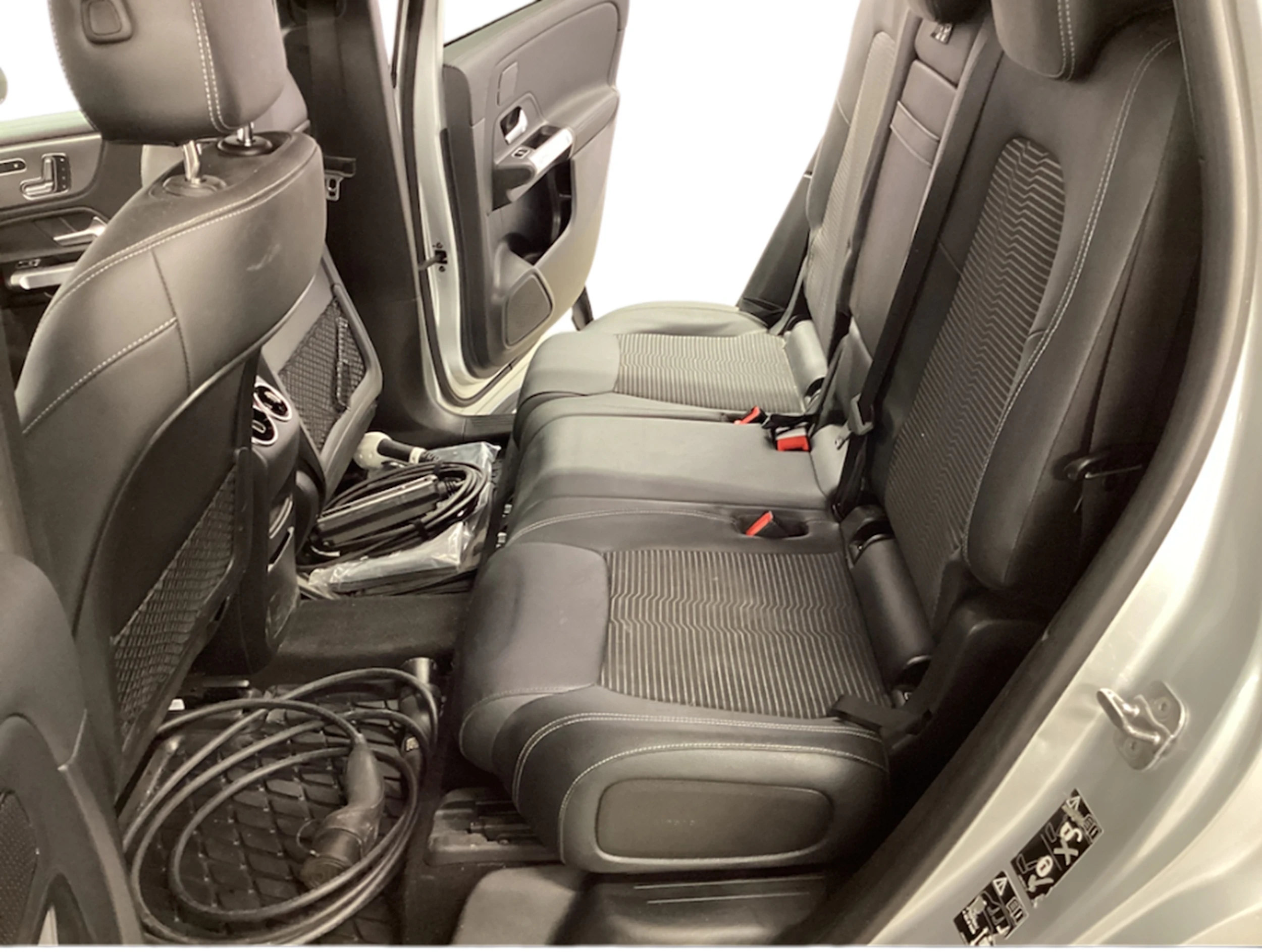 hopea Mercedes-Benz EQB 2023 kuva 6.