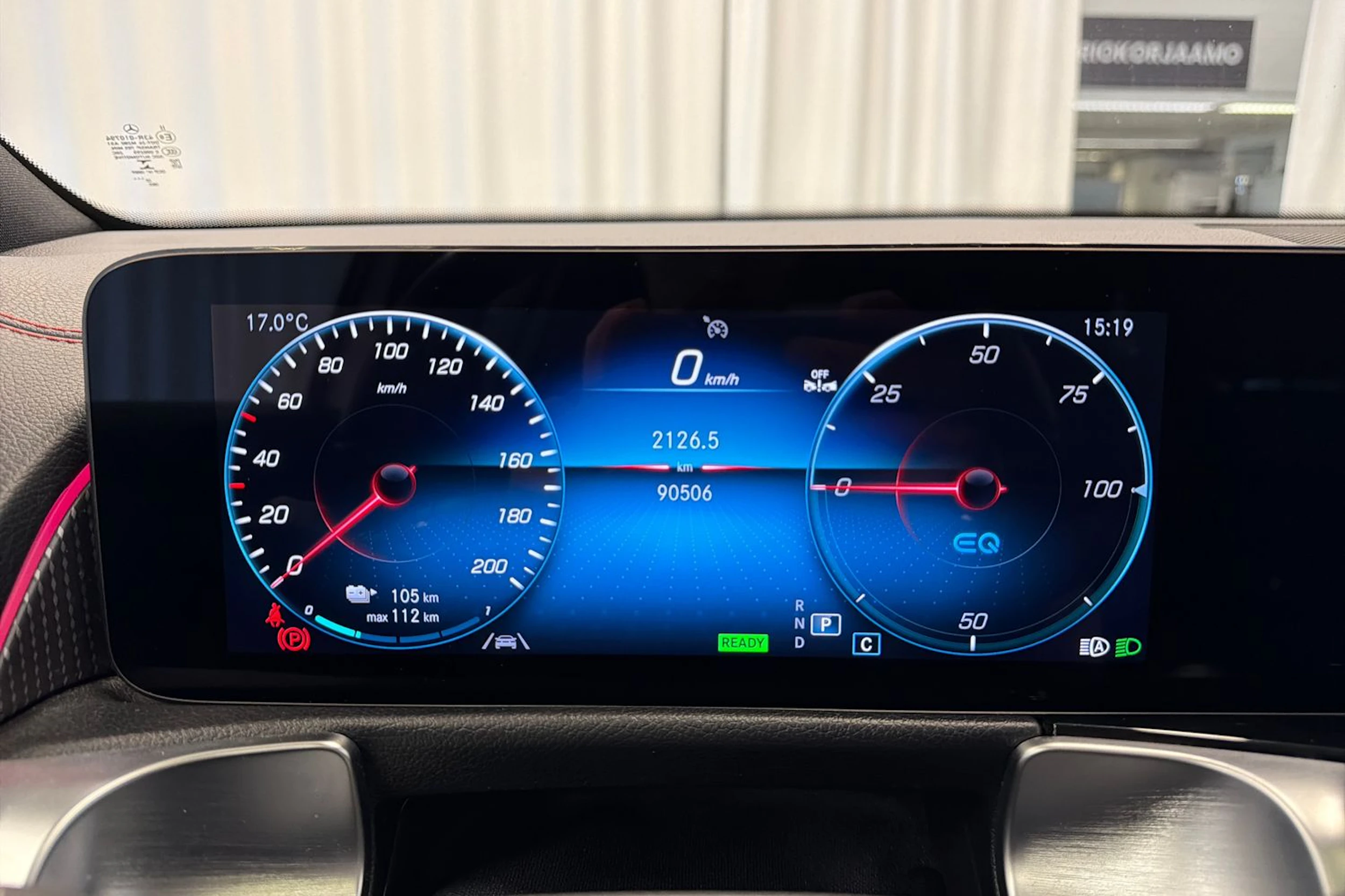 valkoinen Mercedes-Benz EQB 2023 kuva 15.