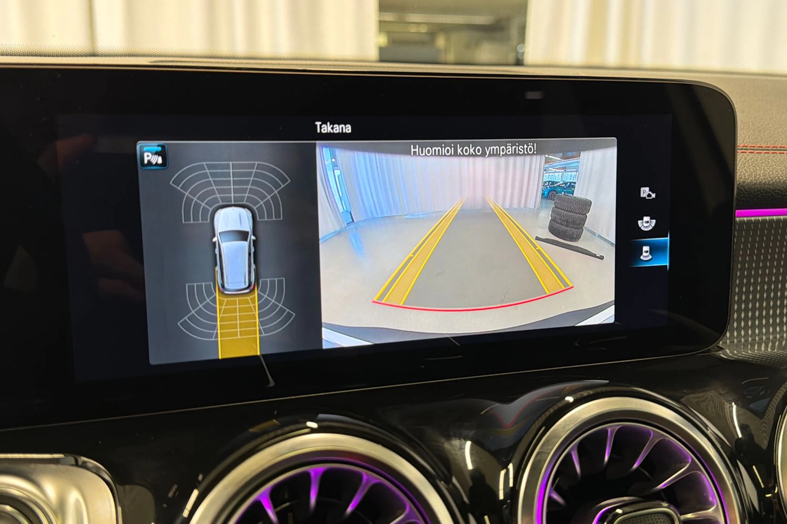 valkoinen Mercedes-Benz EQB 2023 kuva 22.