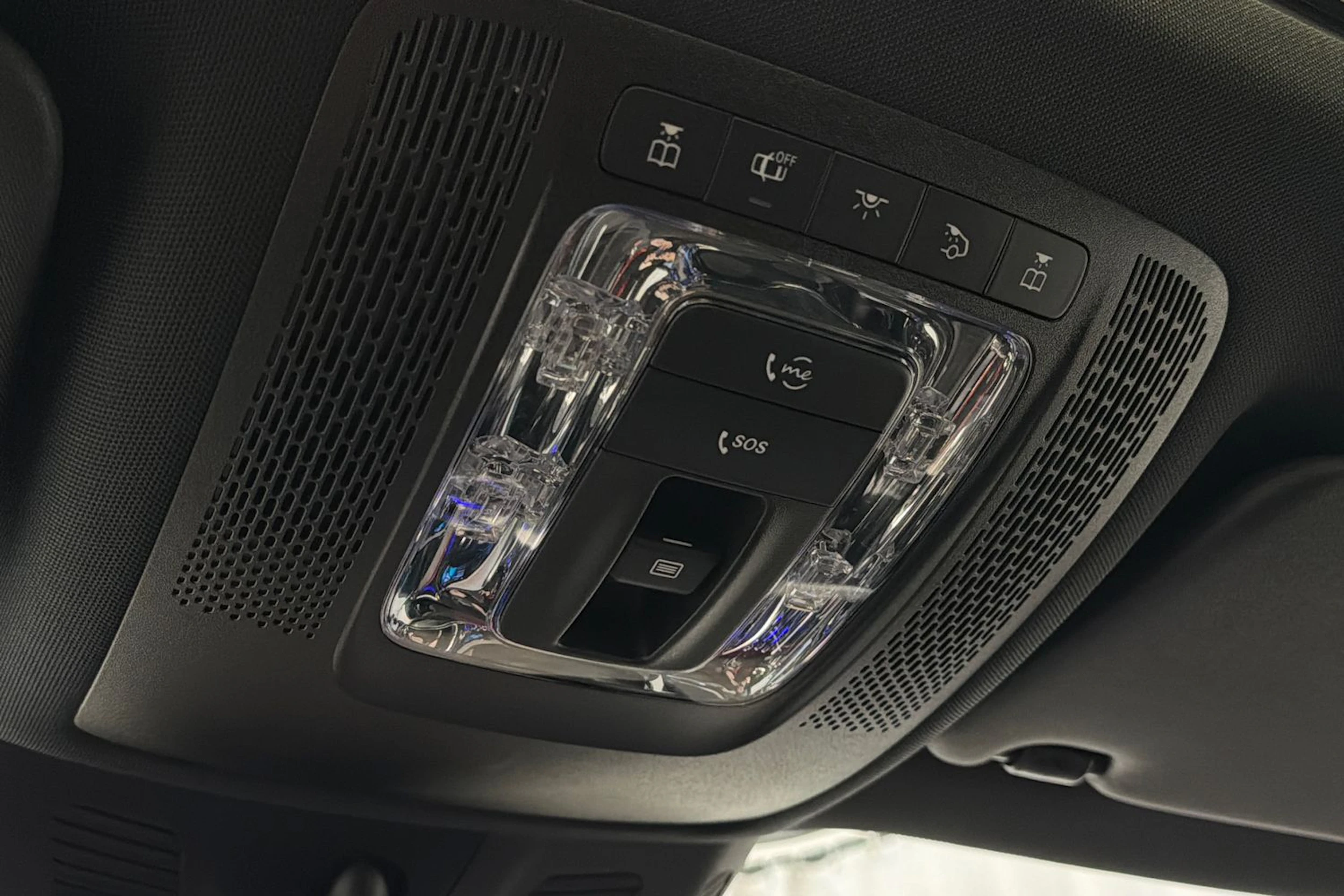 valkoinen Mercedes-Benz EQB 2023 kuva 24.