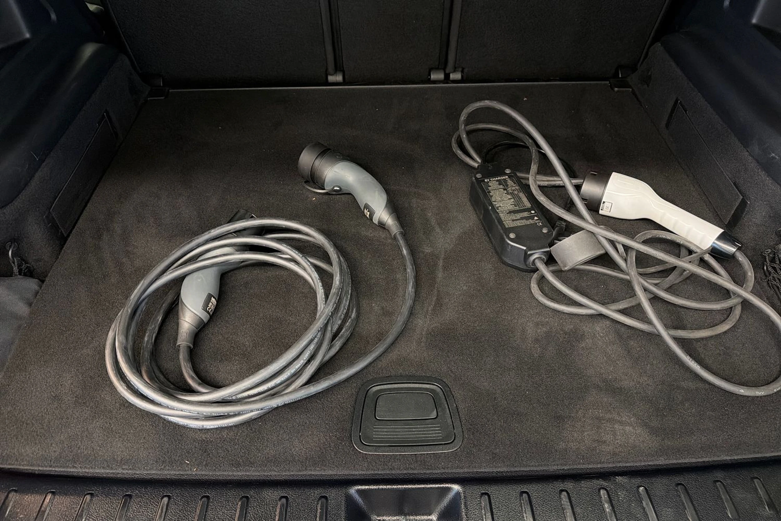 valkoinen Mercedes-Benz EQB 2023 kuva 31.