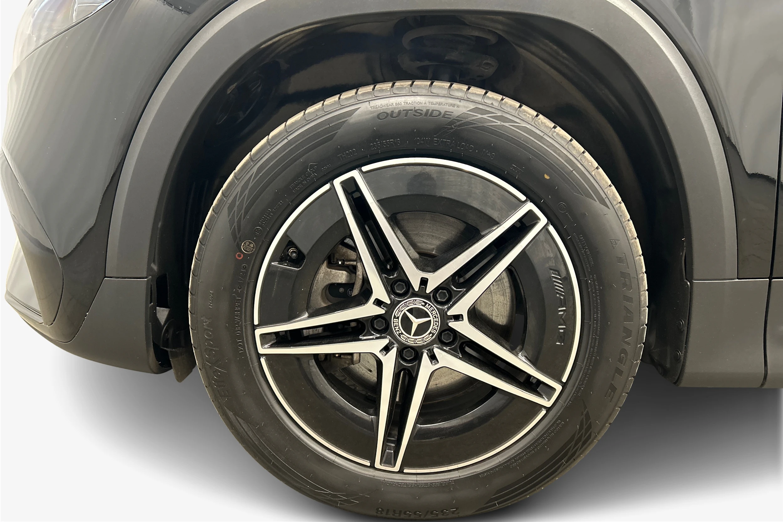 Musta Mercedes-Benz EQB 2023 kuva 12.