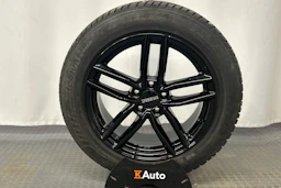 Musta Mercedes-Benz EQB 2023 kuva 13.