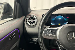 Musta Mercedes-Benz EQB 2023 kuva 15.