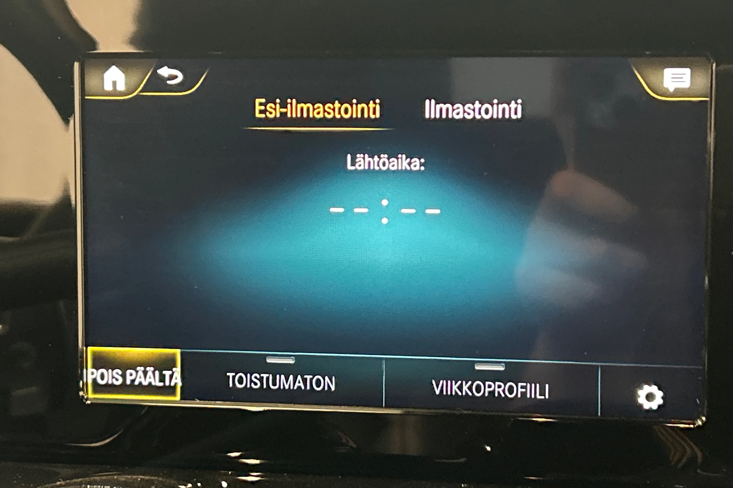 Musta Mercedes-Benz EQB 2023 kuva 18.