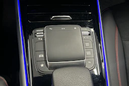 Musta Mercedes-Benz EQB 2023 kuva 21.