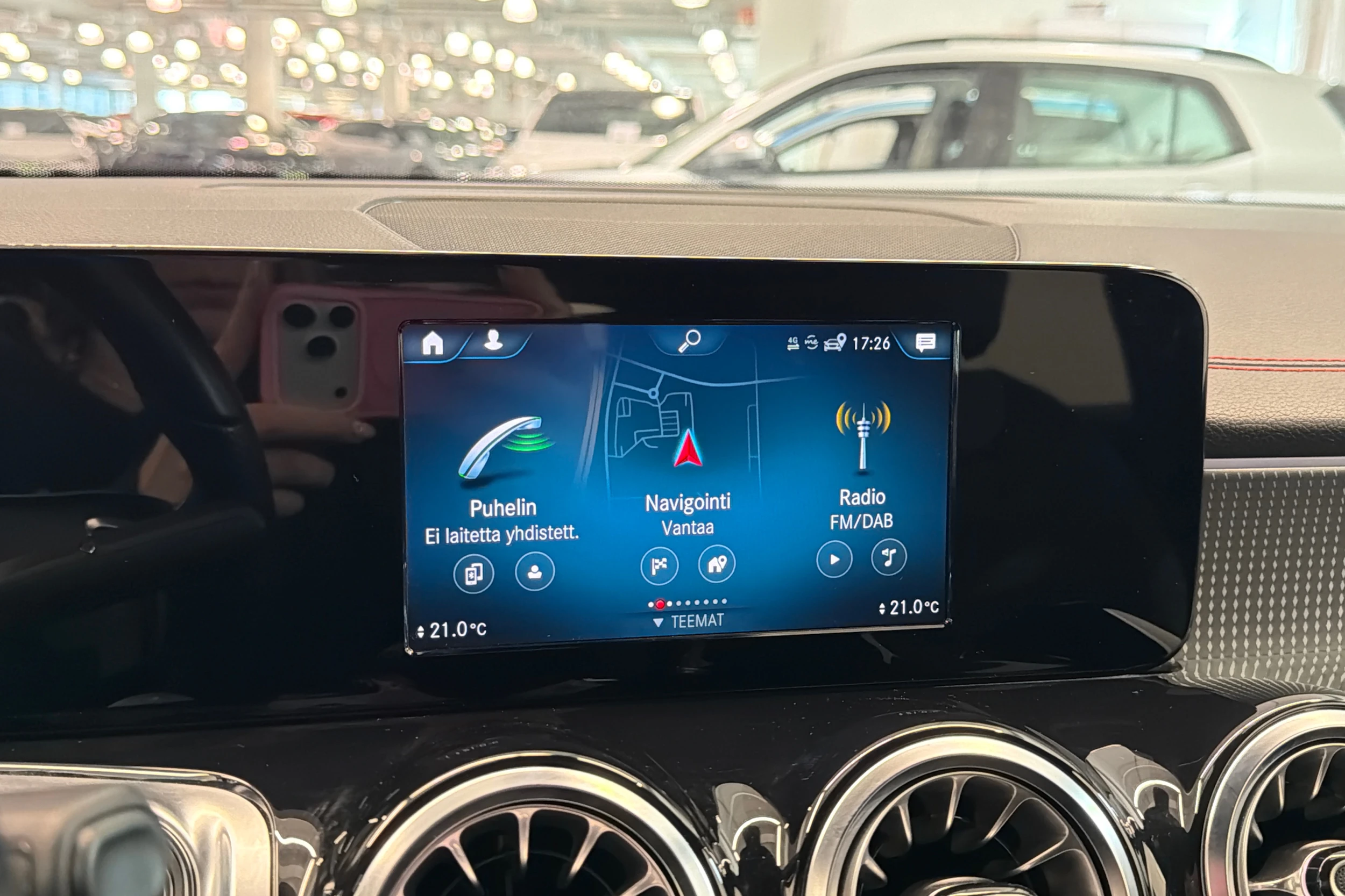 Musta Mercedes-Benz EQB 2023 kuva 28.