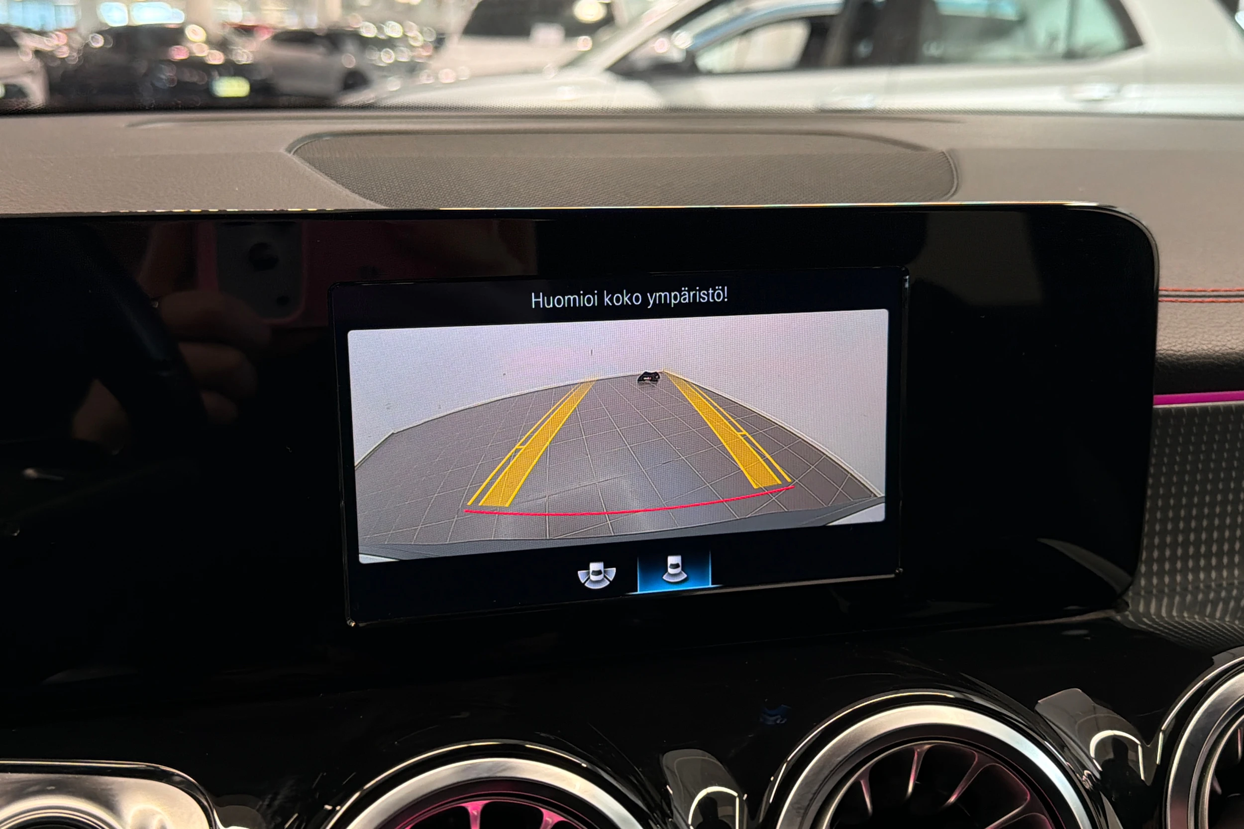Musta Mercedes-Benz EQB 2023 kuva 34.