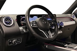 sininen Mercedes-Benz EQB 2023 kuva 7.