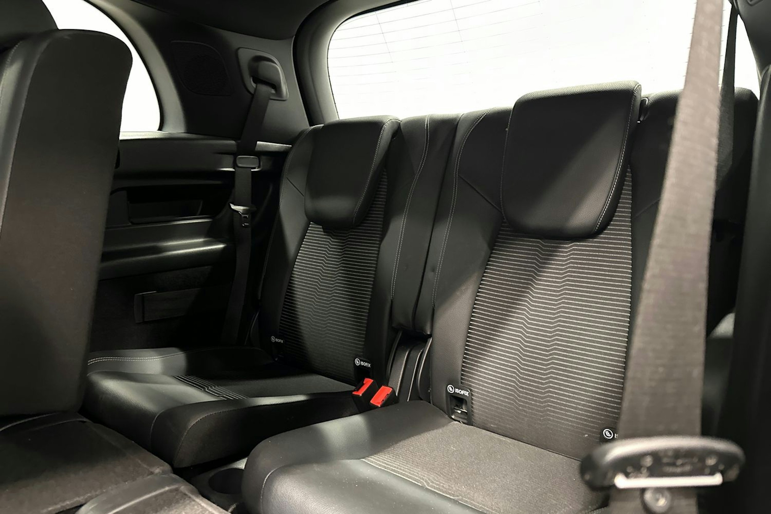 sininen Mercedes-Benz EQB 2023 kuva 15.