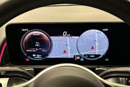 sininen Mercedes-Benz EQB 2023 kuva 18.