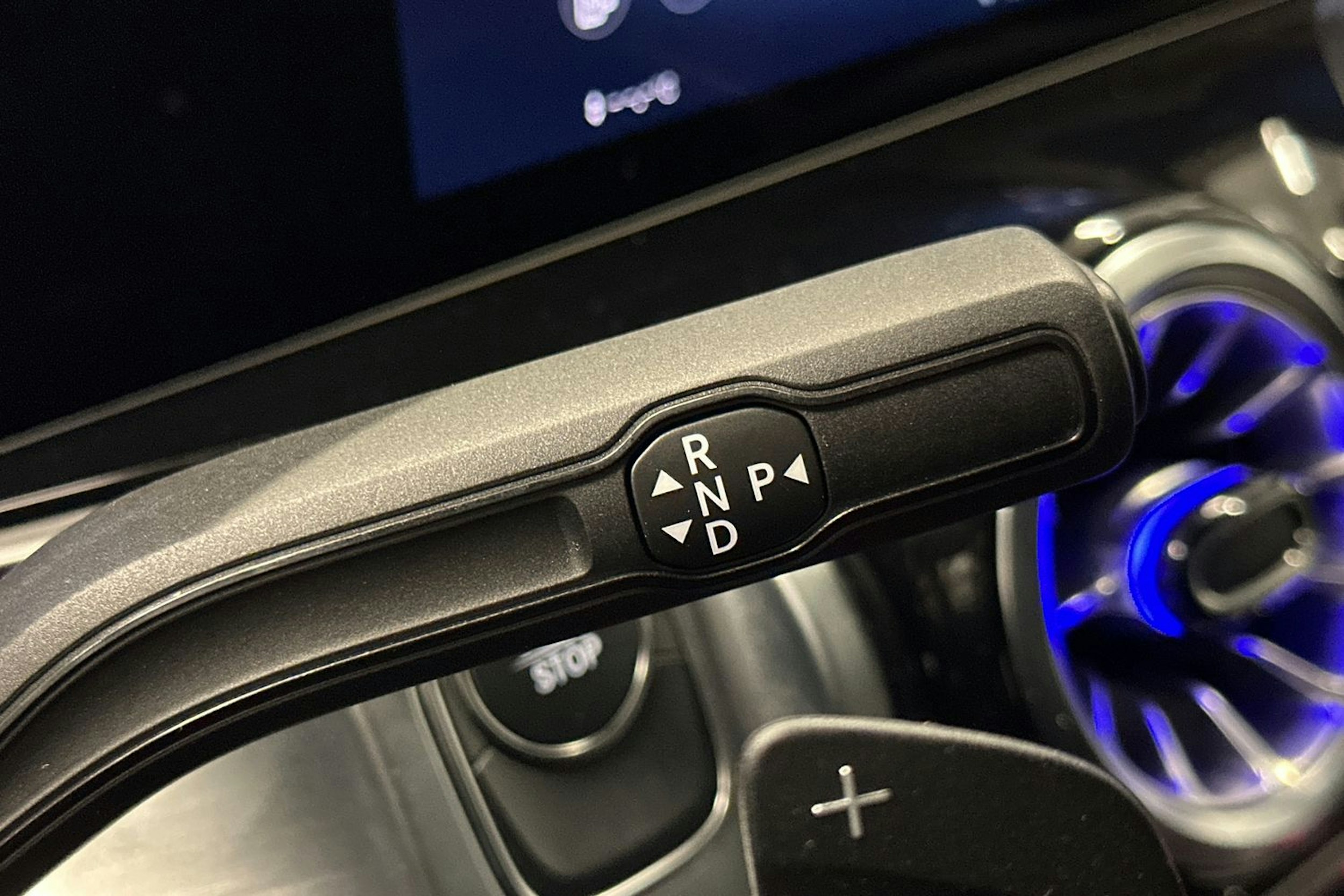 sininen Mercedes-Benz EQB 2023 kuva 19.