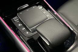 sininen Mercedes-Benz EQB 2023 kuva 20.