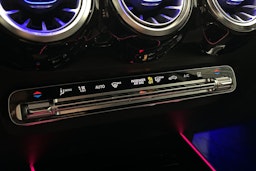 sininen Mercedes-Benz EQB 2023 kuva 21.