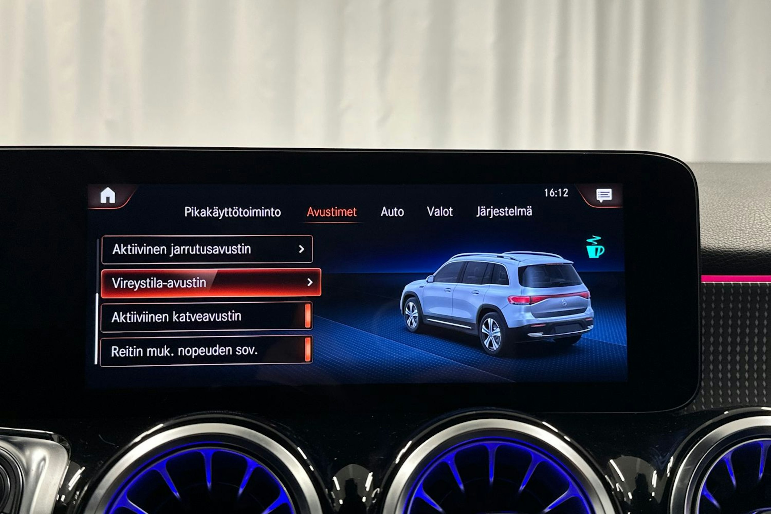 sininen Mercedes-Benz EQB 2023 kuva 26.