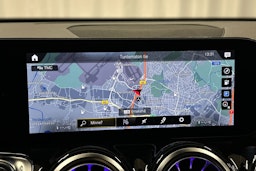 valkoinen Mercedes-Benz EQB 2023 kuva 26.